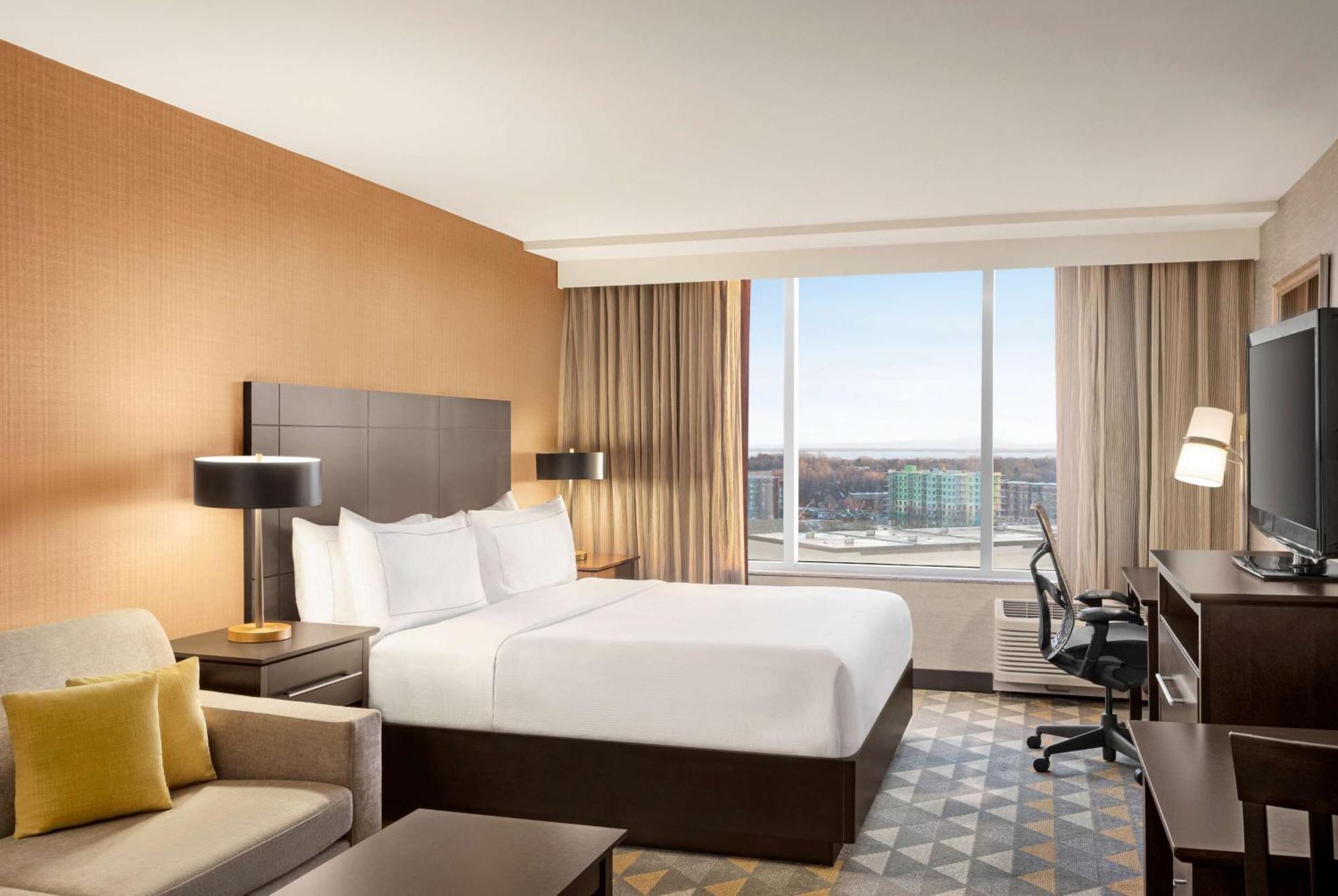 Hotel Doubletree By Hilton Pointe Claire Montreal Airport West Esterno foto