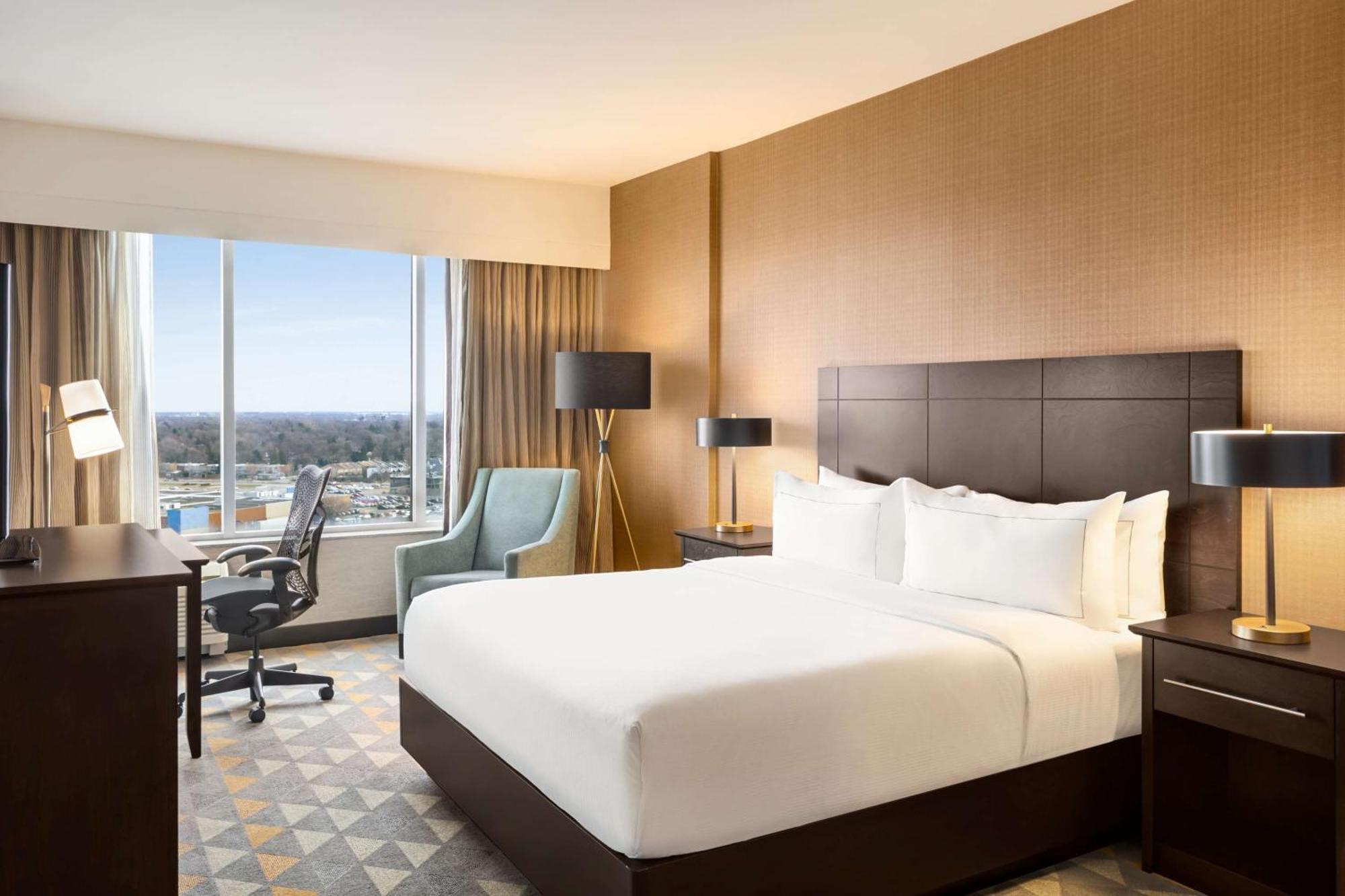 Hotel Doubletree By Hilton Pointe Claire Montreal Airport West Esterno foto